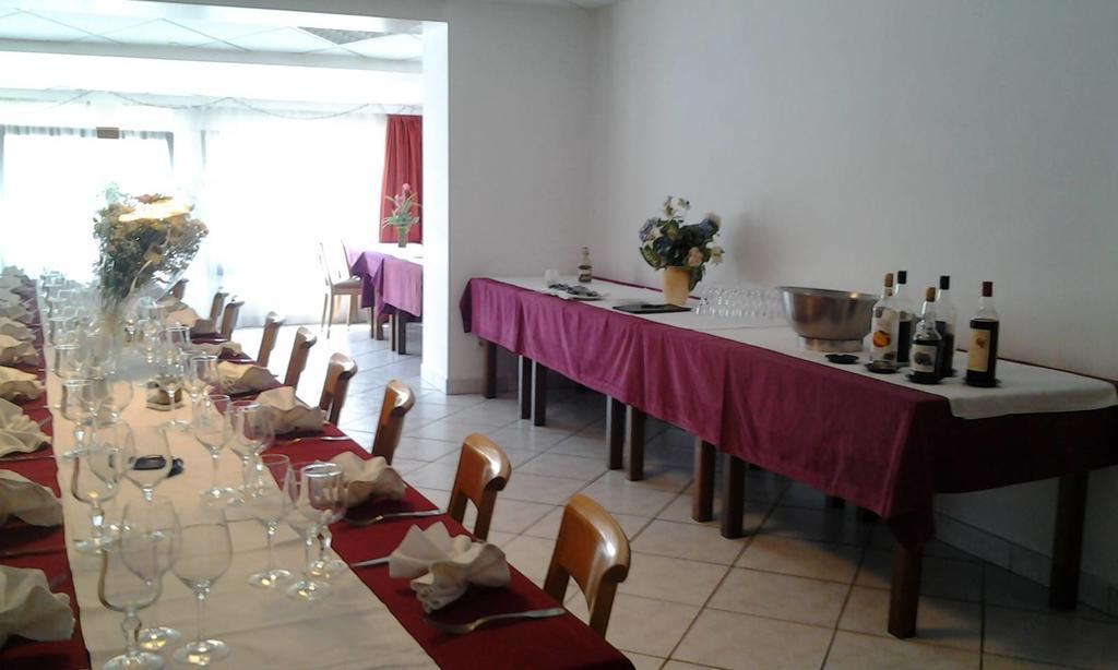 Le Clos Fleuri Bourg-de-Thizy Luaran gambar