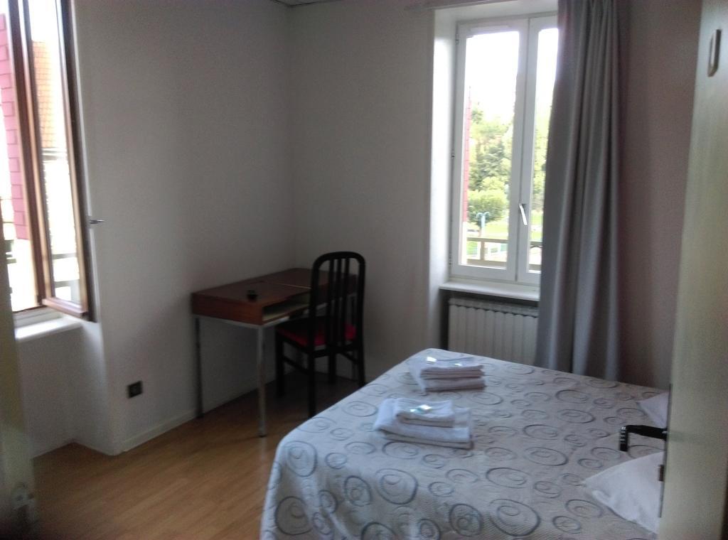Le Clos Fleuri Bourg-de-Thizy Luaran gambar